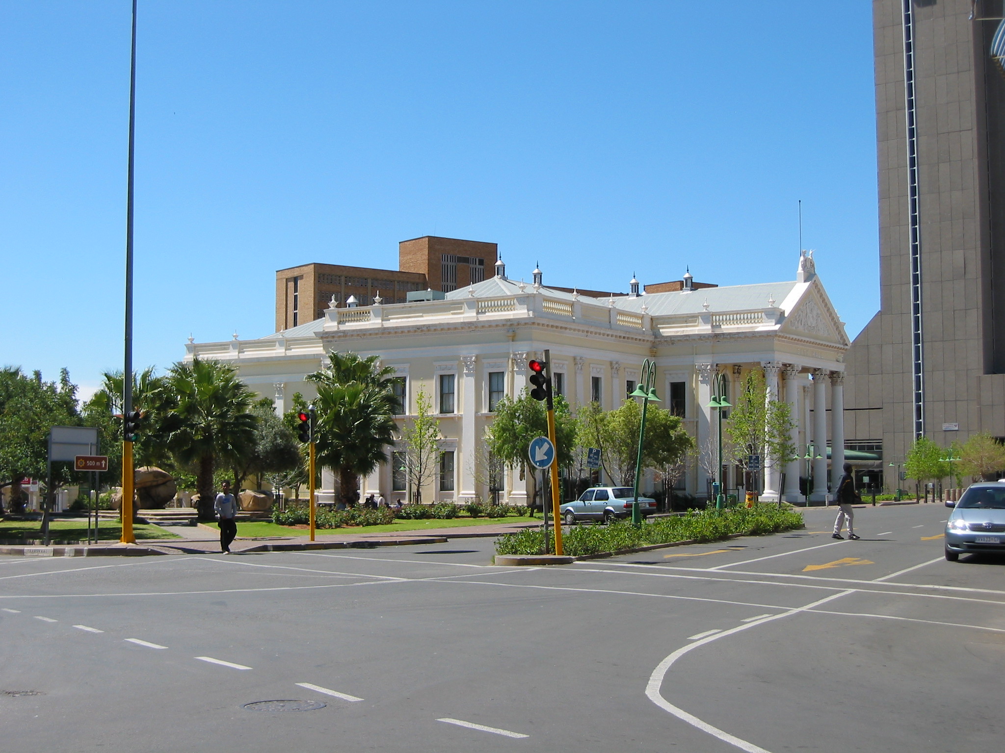 Fergus Carstairs Rogers won the competition to design the new Kimberley Town Hall.