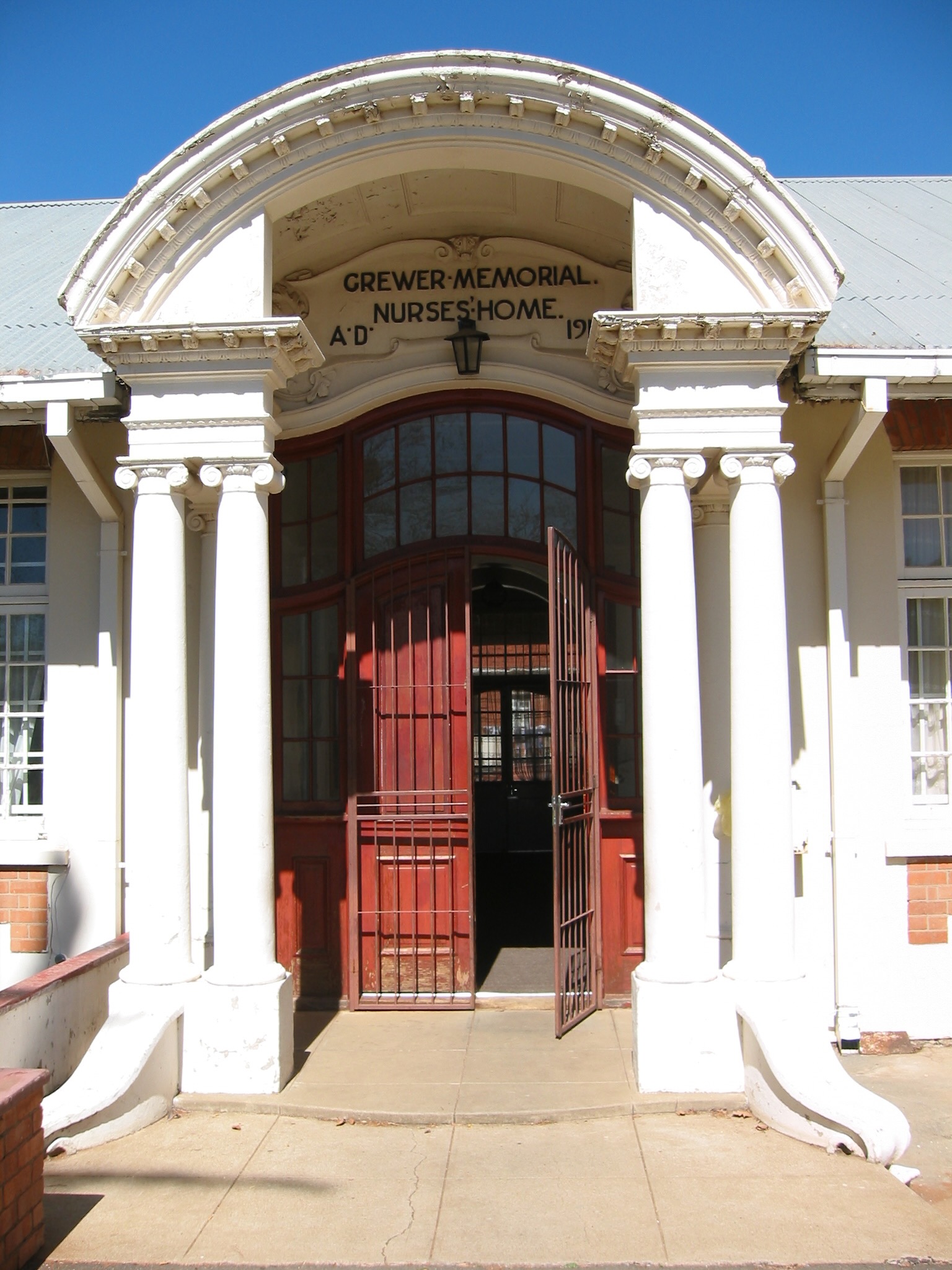 Doorway to the original Grewer Memorial Nurses' Home.