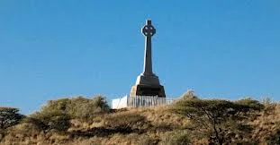 The Highlanders Memorial at the top of the kopje. 