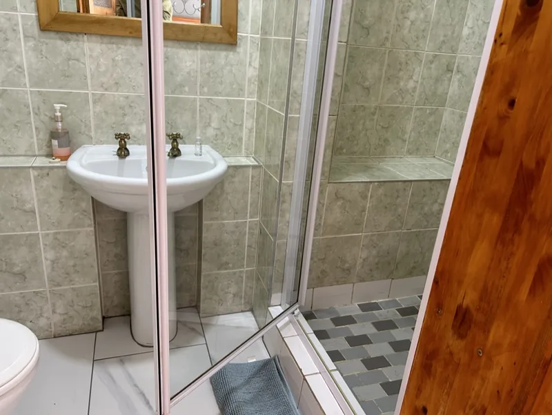 Room 1 and 2 Ensuite (Shower) at the Solomon Edwardian Guest House
