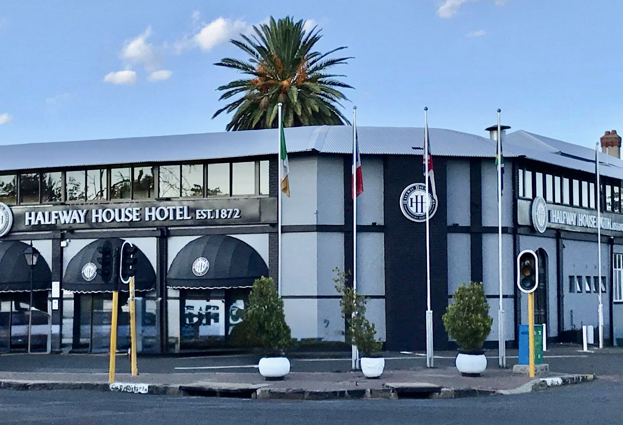 Front view of the historic Halfway House Hotel, established in 1872, in Kimberley, South Africa.