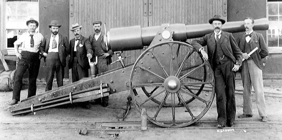 George Labram (front), Chief Engineer, with Long Cecil