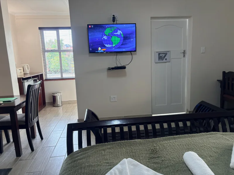 Room 5 TV at the Solomon Edwardian Guest House