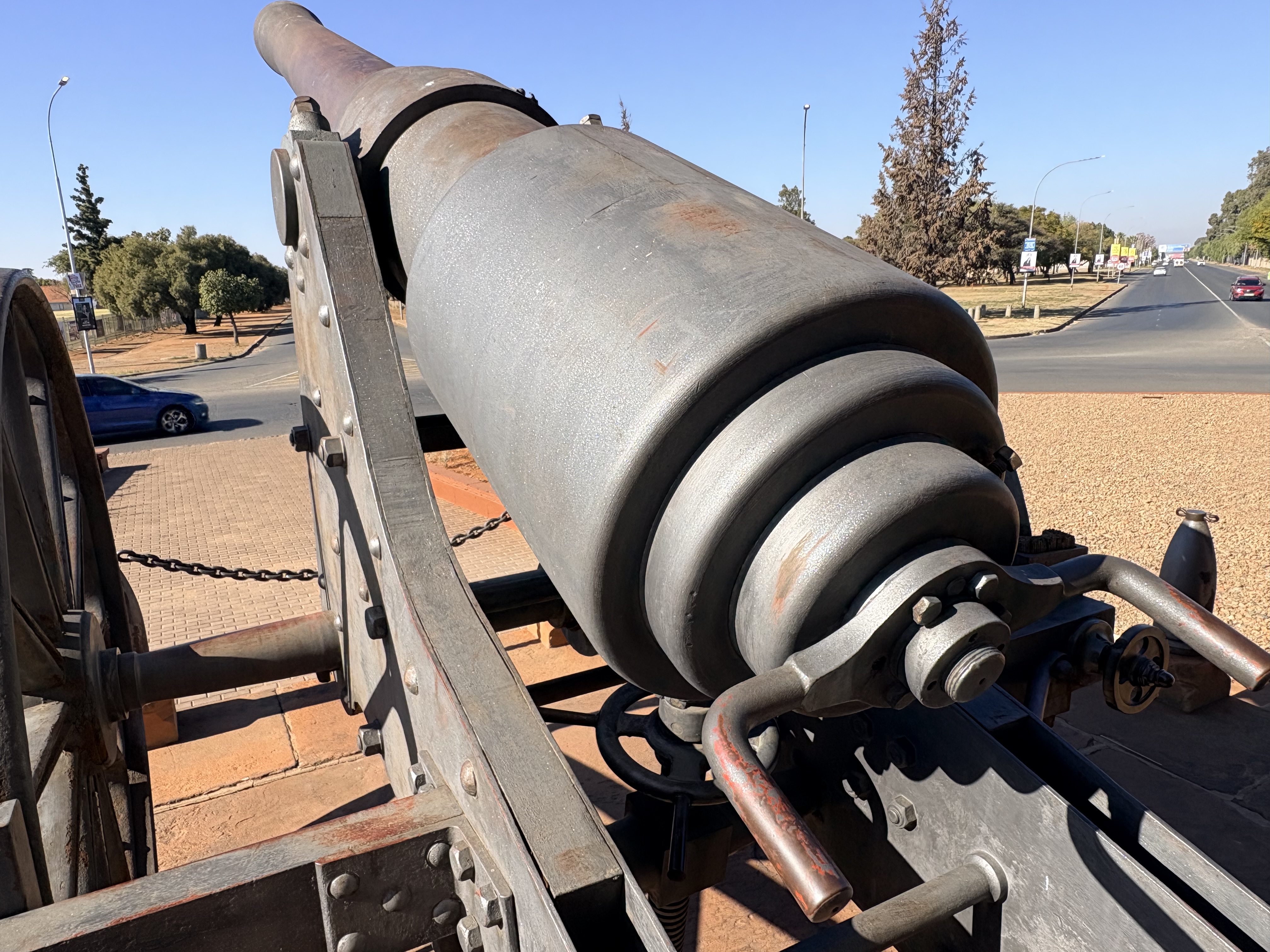 Close-up of the interrupted screw breech mechanism of Long Cecil, illustrating the engineering ingenuity of the famous gun built in Kimberley during the Siege of Kimberley.