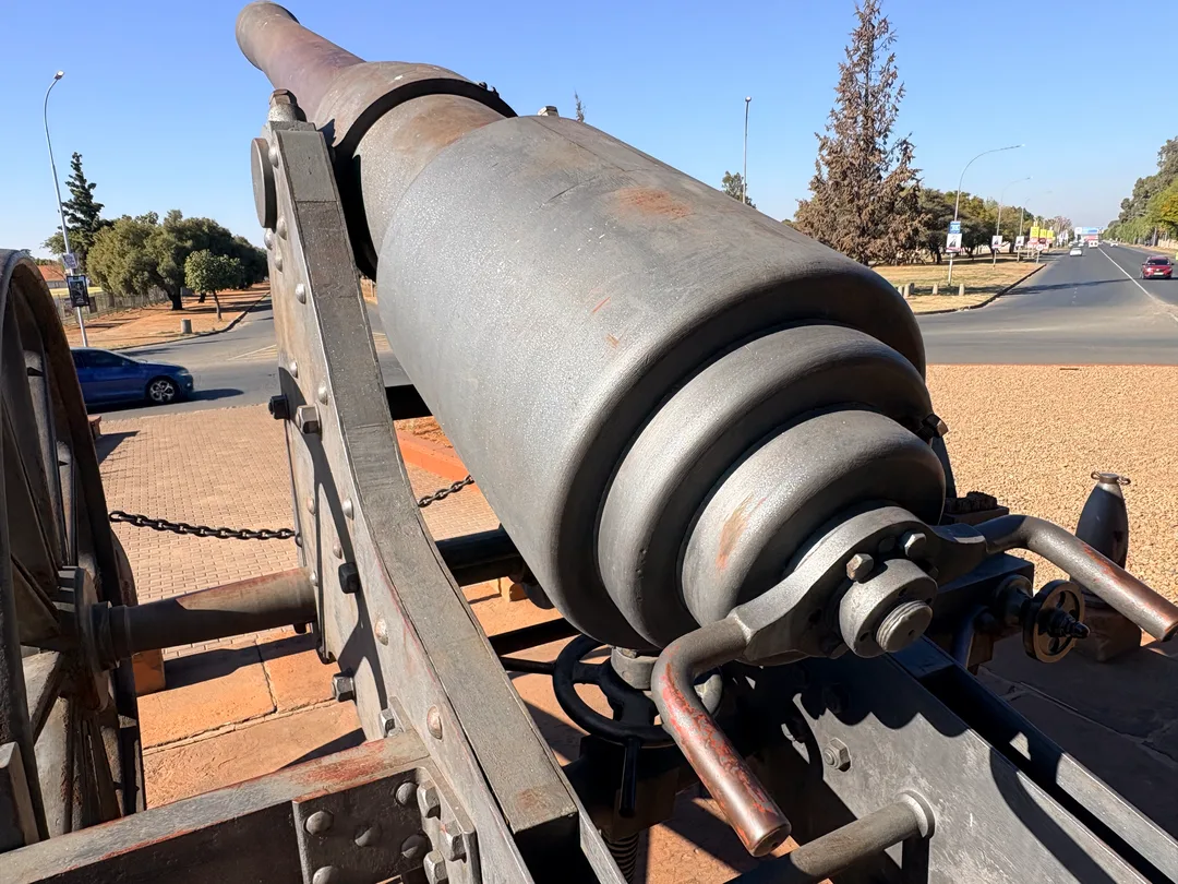 Close-up of the interrupted screw breech mechanism of Long Cecil, illustrating the engineering ingenuity of the famous gun built in Kimberley during the Siege of Kimberley.