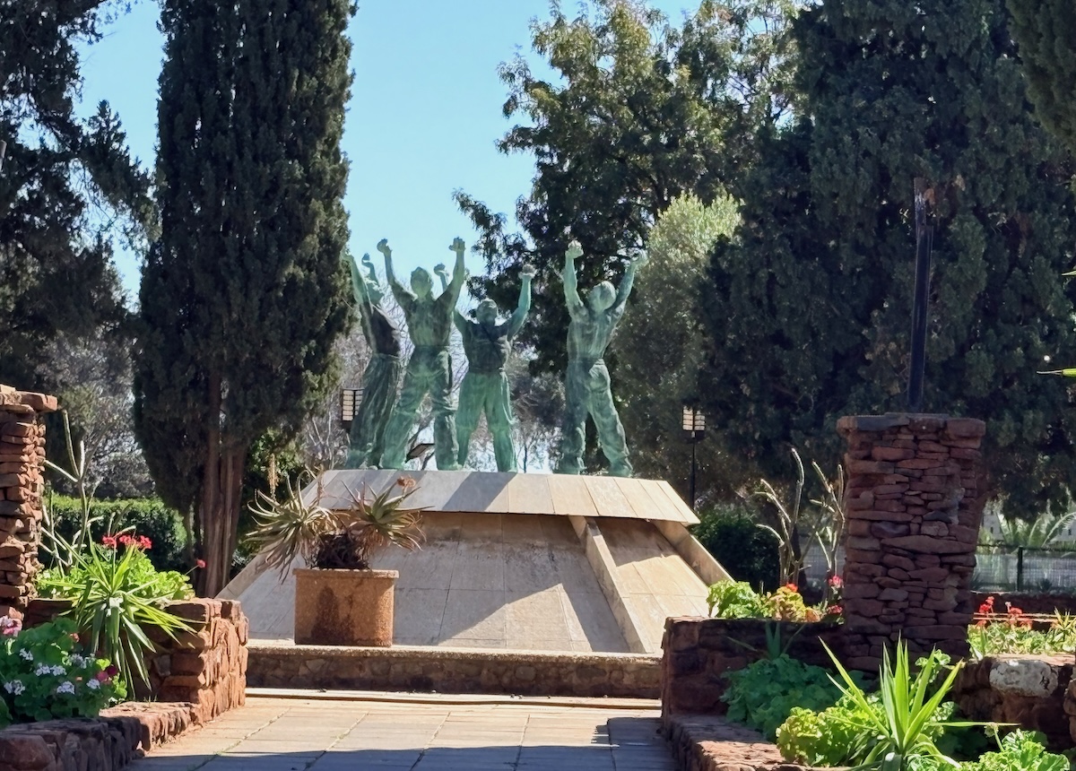 Diamond Diggers Memorial in Kimberley's Ernest Oppenheimer Memorial Gardens.