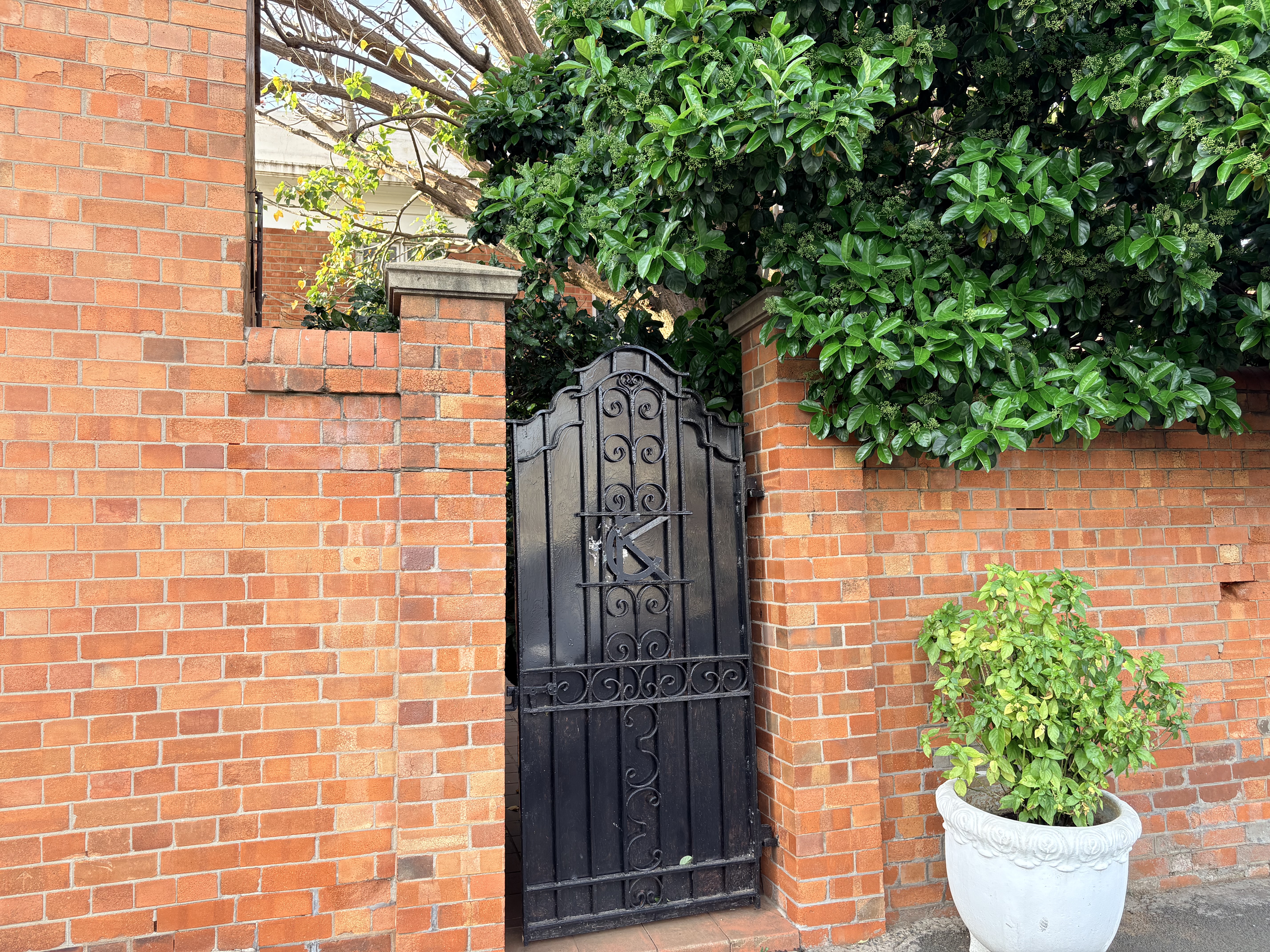In 1937, the entrance to the Ladies' Annexe was through a small gate at the back of the property on Currey Street.