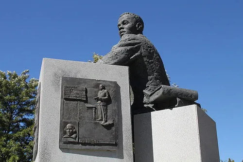 Bronze statue of Solomon Plaatje in front of the Civic Centre